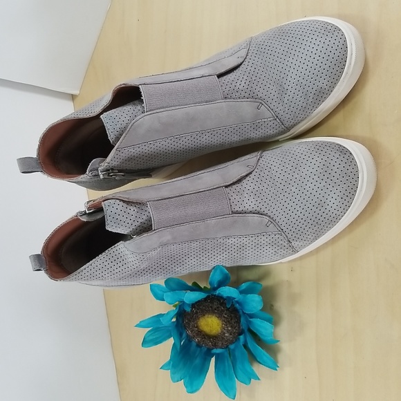 L. Paolo Suede Booties - Picture 1 of 8